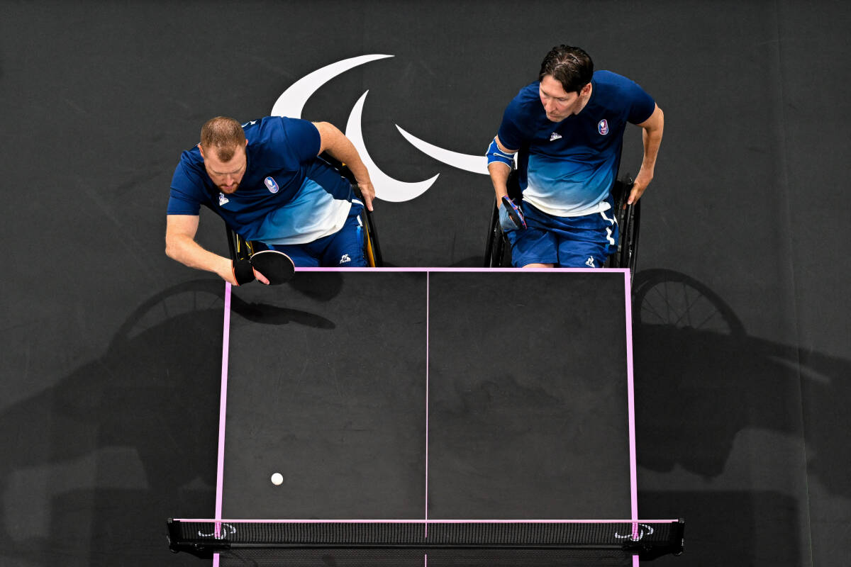 « On kiffe jouer dans cette salle incroyable » : au para-tennis de table, une médaille de bronze et une ambiance folle pour des Bleus ambitieux