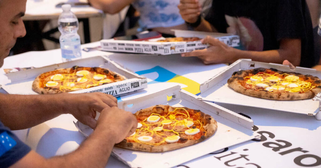 La pizza Rossini aux œufs-mayo : adorée à Pesaro, honnie dans le reste de l’Italie