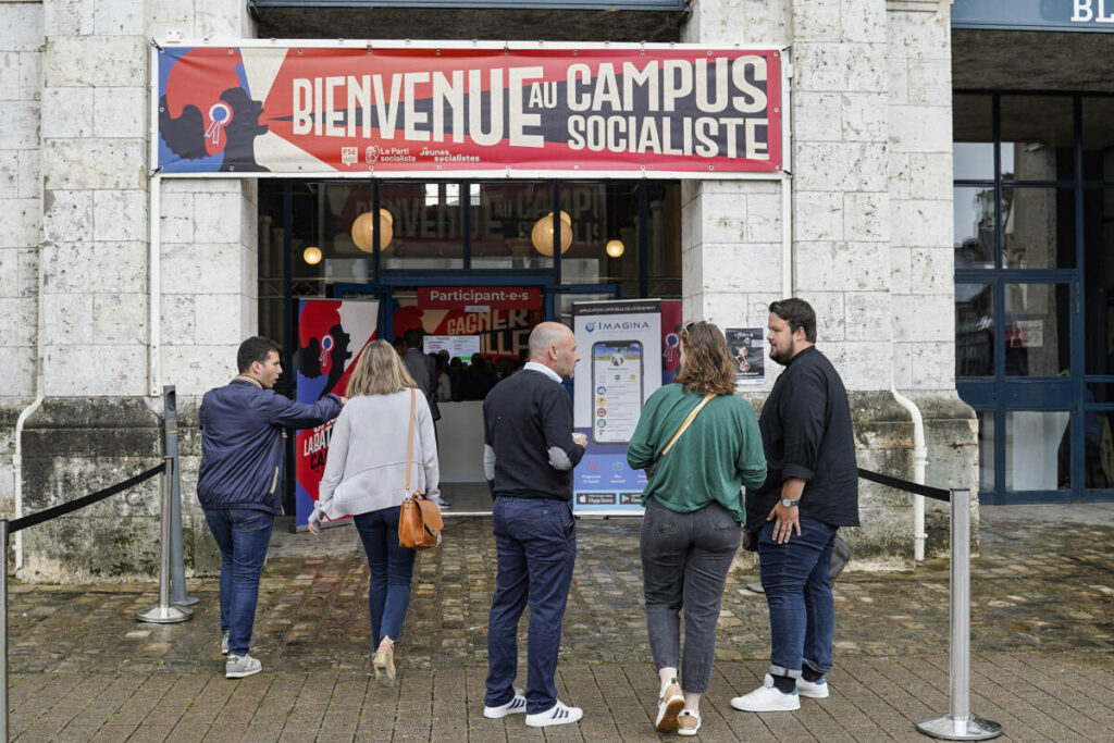 « Exit Bernard Cazeneuve » : à l’université d’été du PS, l’union de la gauche continue de convaincre