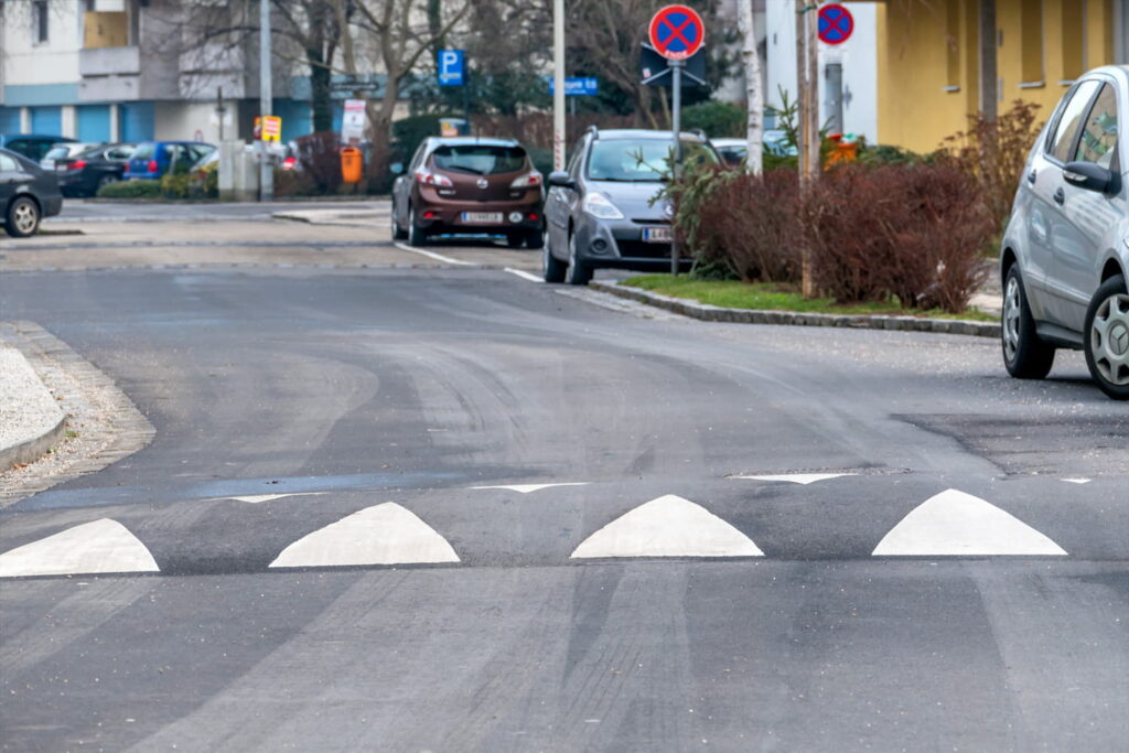 Véritable cauchemar pour des millions d'automobilistes, ces ralentisseurs vont bientôt disparaître de nos routes