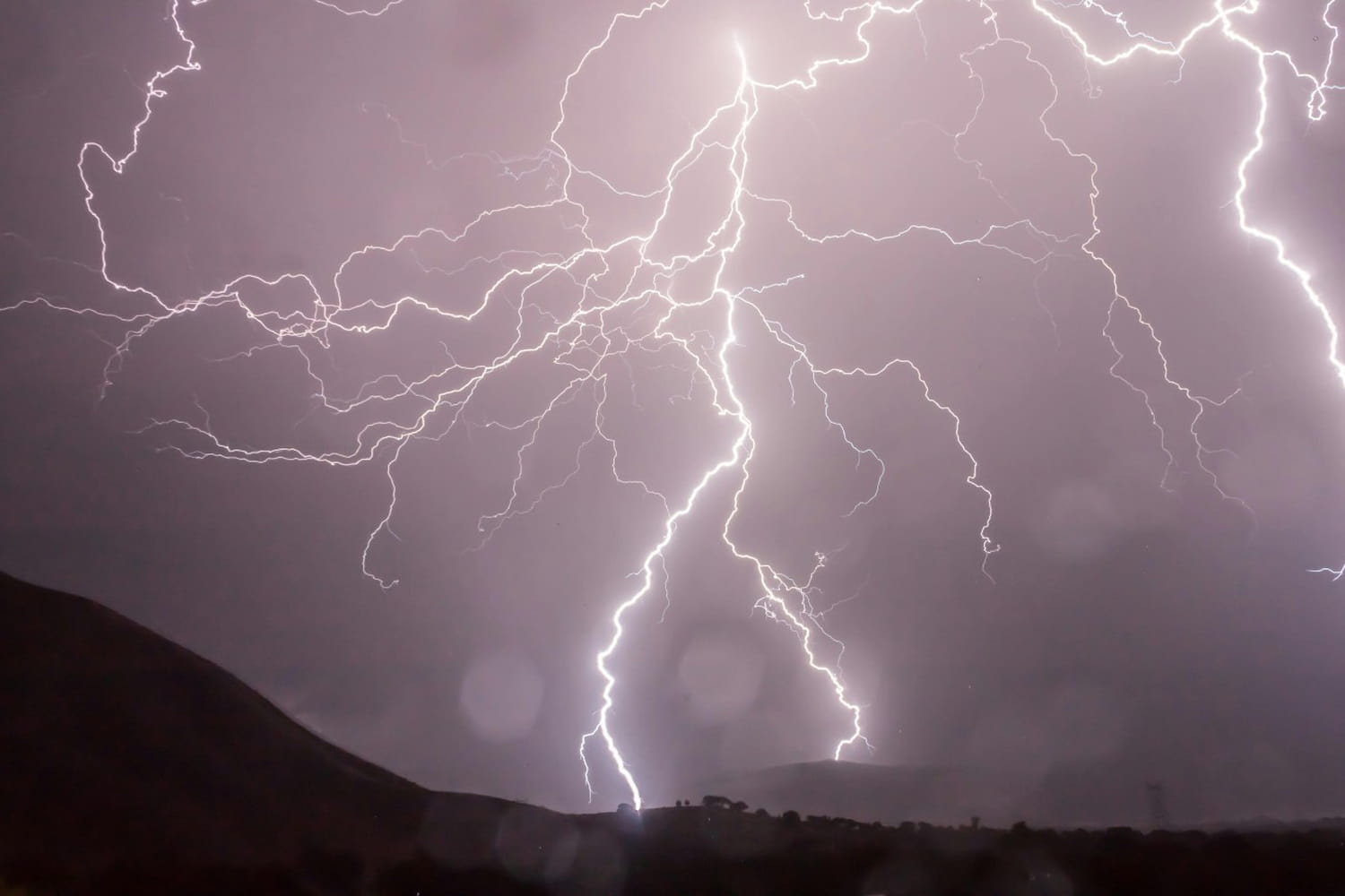 Orages : météo-France place trois départements en vigilance orange