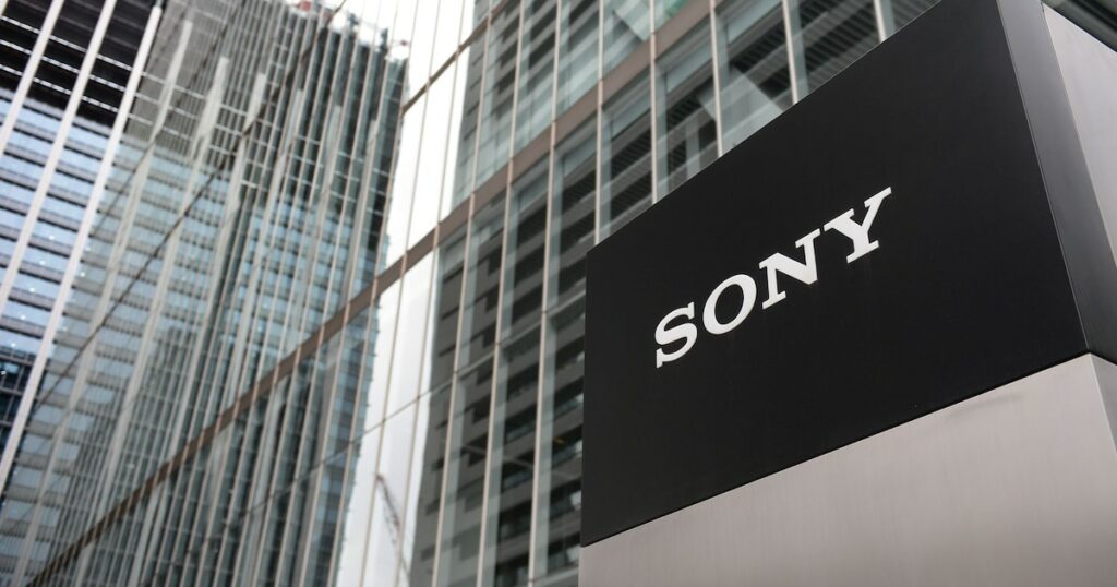 Logo Sony à son siège de Tokyo le 14 mai 2014