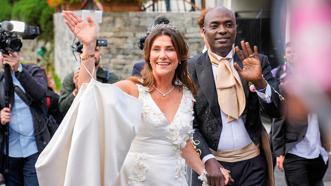 Princess Märtha Louise of Norway marries California shaman Durek Verrett in extravagant, 350-person wedding