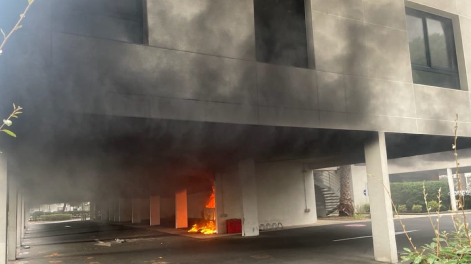 À La Grande-Motte, un incendie criminel vise la synagogue, un policier blessé