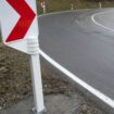 Ein Motorradfahrer ist auf einer Straße in den Alpen gestürzt (Symbolbild) Foto: Marijan Murat/dpa