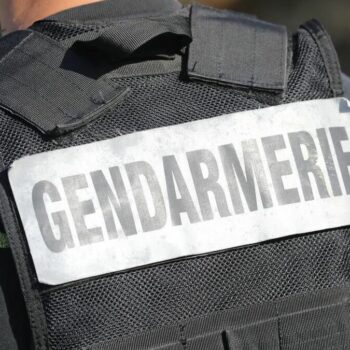 Alpes-Maritimes : un gendarme tué après un refus d’obtempérer entre Cannes et Mougins, le suspect en fuite