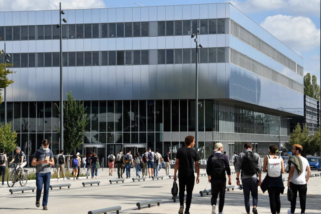 Après la cyberattaque contre l’université Paris-Saclay, une rentrée « système D »