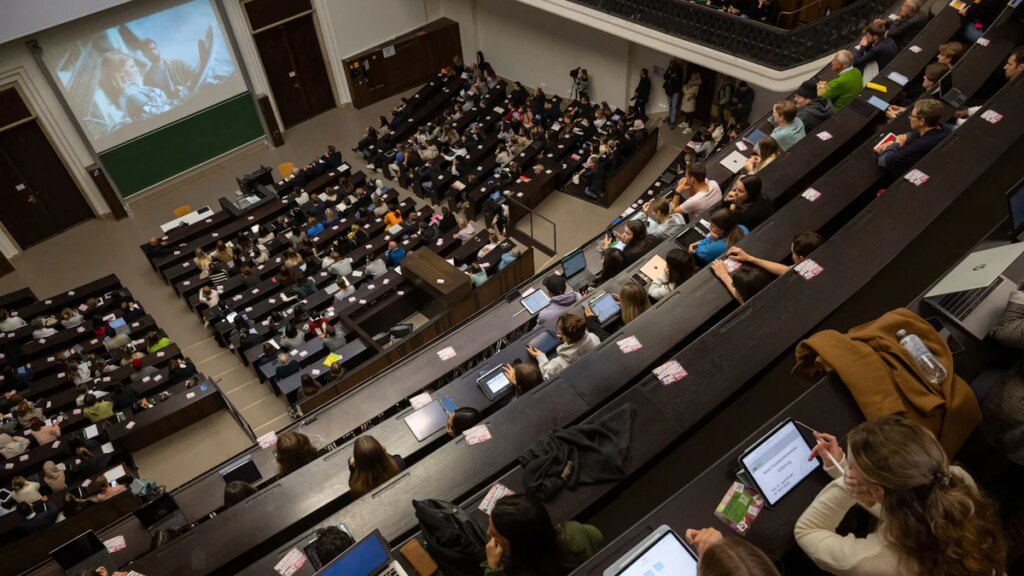 Arbeitsmarkt: Bayerische Wirtschaft an ausländischen Studenten interessiert