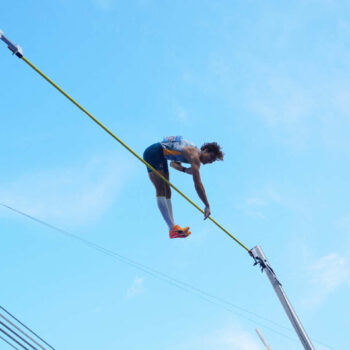 Armand Duplantis franchit 6,26 m, et efface pour la dixième fois le record du monde de saut à la perche