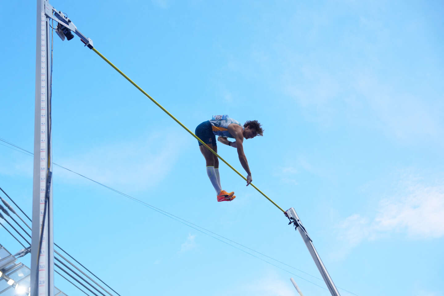 Armand Duplantis franchit 6,26 m, et efface pour la dixième fois le record du monde de saut à la perche