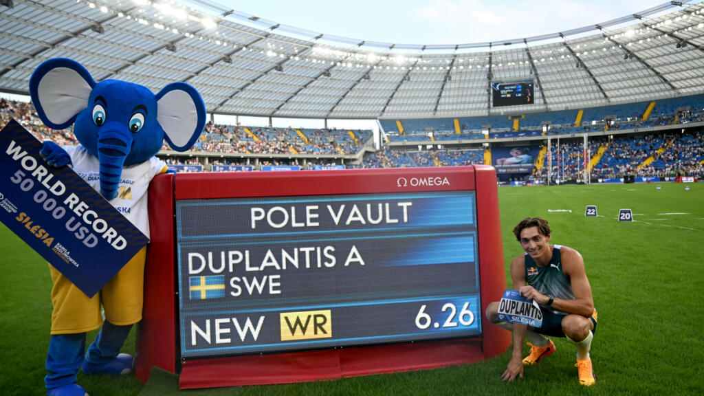 Athlétisme : Armand Duplantis décroche un nouveau record du monde du saut à la perche à 6,26 m