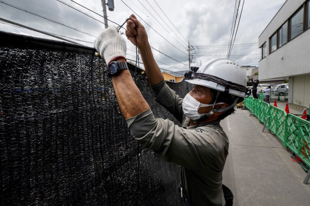 Au Japon, la fameuse bâche noire masquant le mont Fuji va être enlevée