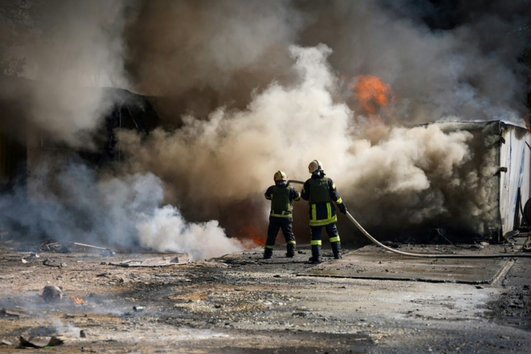 Au lendemain d'une attaque russe "massive": L'Ukraine visée par de nouvelles frappes mortelles