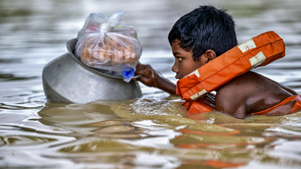 Bangladesh : près de 300 000 personnes réfugiées dans des abris après des inondations