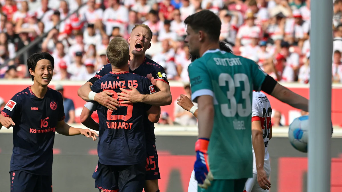 Bundesliga: Mainz jubelt ganz spät in Stuttgart