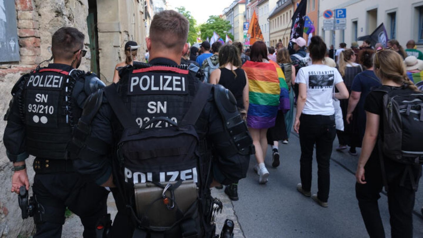 Der CSD in Bautzen wird von Polizisten geschützt