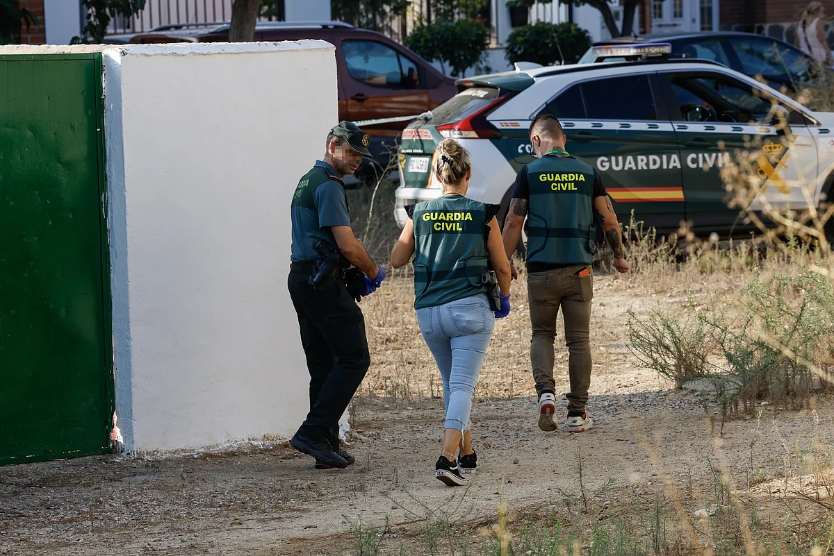 Detenido un hombre tras atrincherarse armado con un cuchillo con sus padres durante más de tres horas en su domicilio de Fregenal de la Sierra, en Badajoz