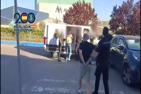 Detenidos 'in fraganti' cuatro hombres en Alcalá de Henares y Chamberí expertos en el robo de viviendas