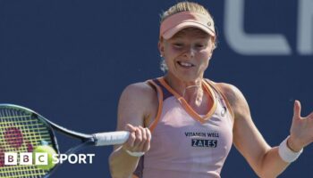 Harriet Dart hits a forehand return in her match against Marta Kostyuk at the 2024 US Open