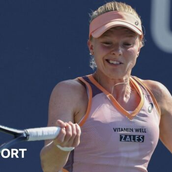 Harriet Dart hits a forehand return in her match against Marta Kostyuk at the 2024 US Open