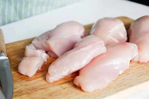 Easy method to tell if chicken is cooked in easy step - and you don't need to cut into it