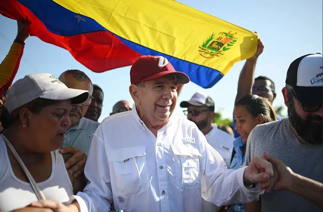 El régimen venezolano arrecia el acoso al líder opositor Edmundo González y la Fiscalía chavista le cita por "desacato"