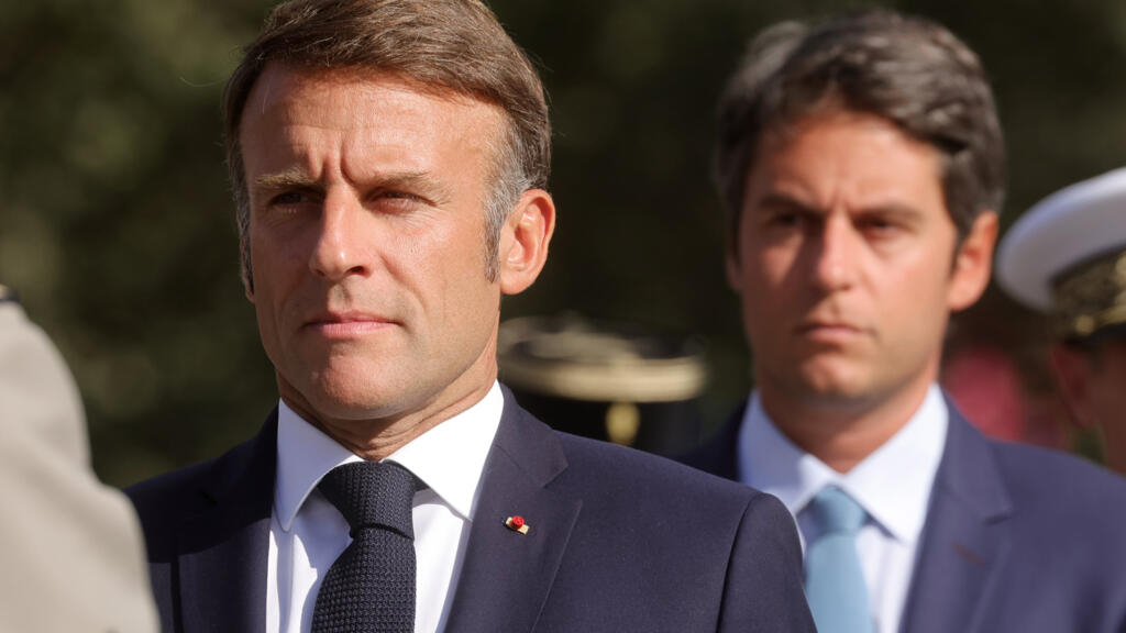 Emmanuel Macron poursuit ses consultations en quête d'un nom pour Matignon