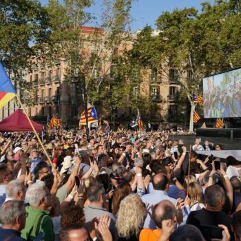 En Catalogne, la police espagnole humiliée par le pied de nez de Puigdemont