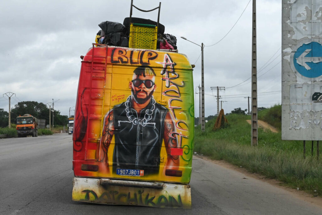 En Côte d’Ivoire, l’héritage de DJ Arafat toujours aussi inspirant, malgré la perte de vitesse du coupé-décalé