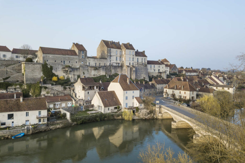 En Haute-Saône, le village de Pesmes se cherche un avenir dans l’architecture