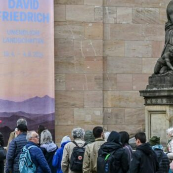 Zehntausende kamen zur Caspar-David-Friedrich-Ausstellung in der Alten Nationalgalerie in Berlin. Foto: Jens Kalaene/dpa