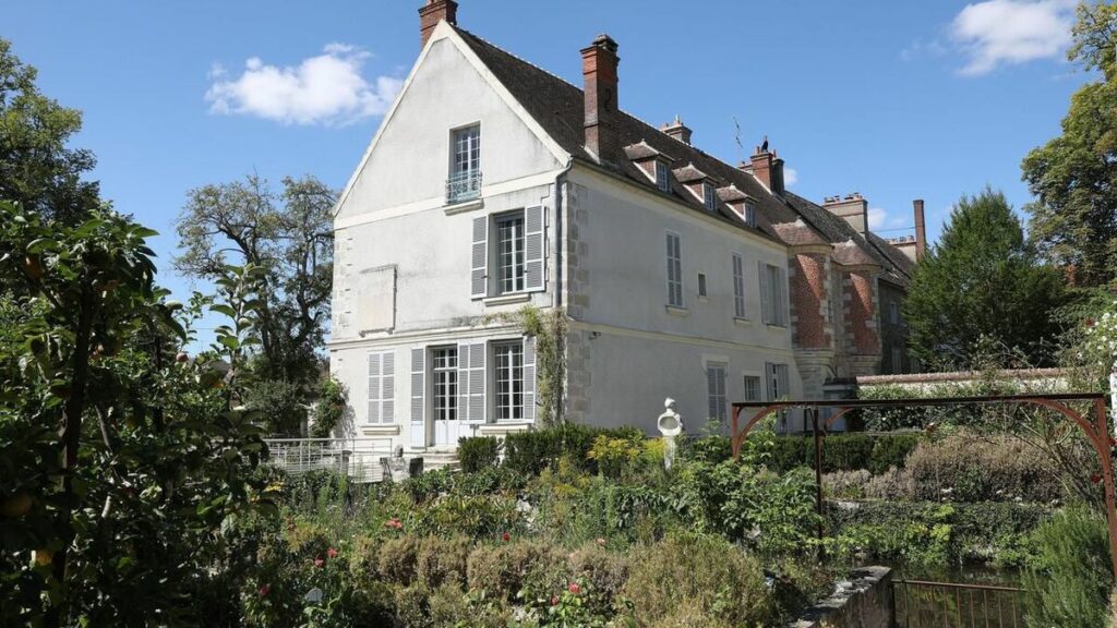 Essonne : «sauvée» de la fermeture, la Maison Cocteau accueille de nouveau le public