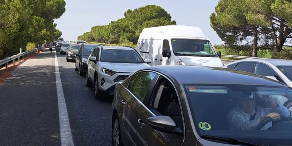 Estas son las retenciones de tráfico que deja la operación salida en las carreteras sevillanas