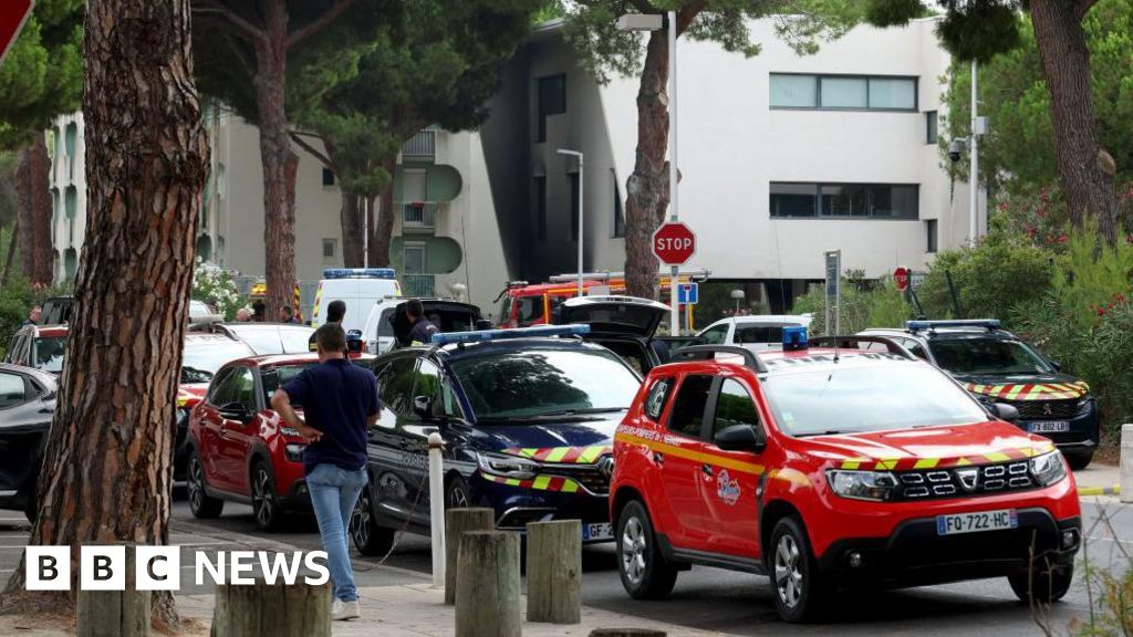 France investigating synagogue explosion as suspected terrorism