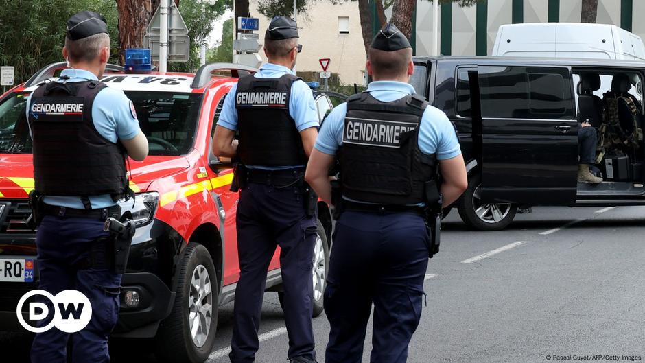 French police arrest suspect after synagogue blast