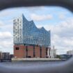 Ein Feueralarm hat in der Elbphilharmonie zum Abbruch eines Konzertes geführt. (Archivbild) Foto: Marcus Brandt/dpa