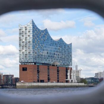 Ein Feueralarm hat in der Elbphilharmonie zum Abbruch eines Konzertes geführt. (Archivbild) Foto: Marcus Brandt/dpa