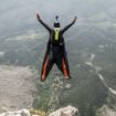 Isère : un homme en wingsuit retrouvé mort dans le massif des Écrins