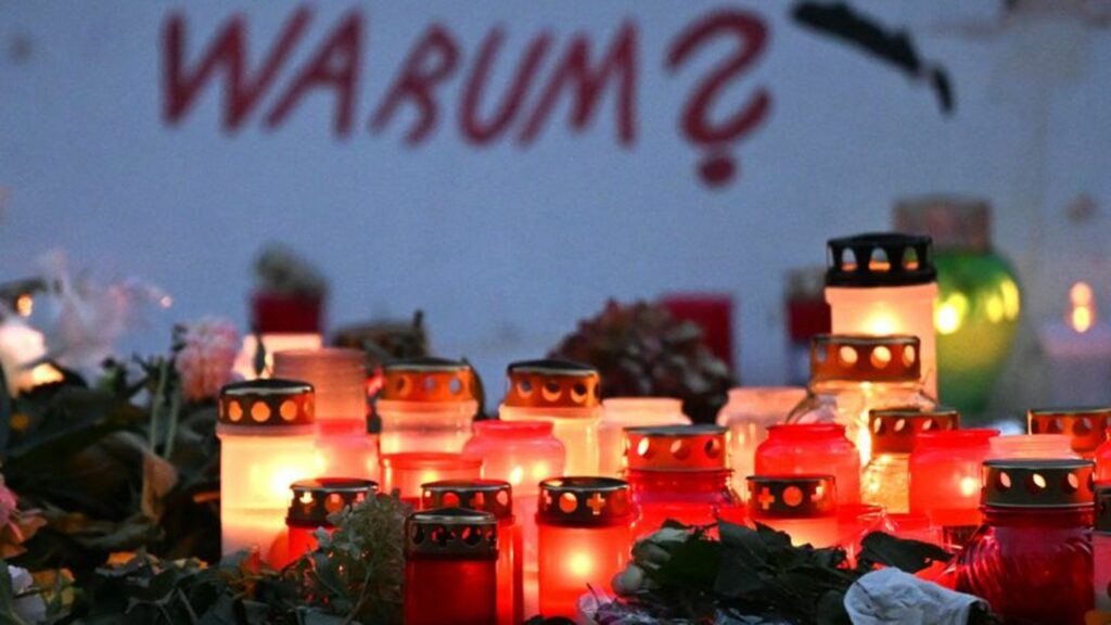 In Solingen wird weiter zu den Hintergründen des Messerangriffs ermittelt (Archivbild). Foto: Federico Gambarini/dpa