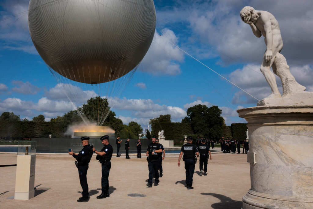 JO 2024 : à Paris, dans les pas de la police municipale