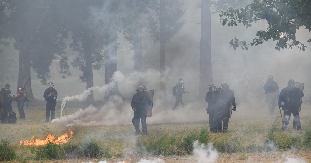 «Jets de pierres catapultées et cocktail Molotov» : nouveaux heurts entre opposants à l’autoroute A69 et les forces de l'ordre