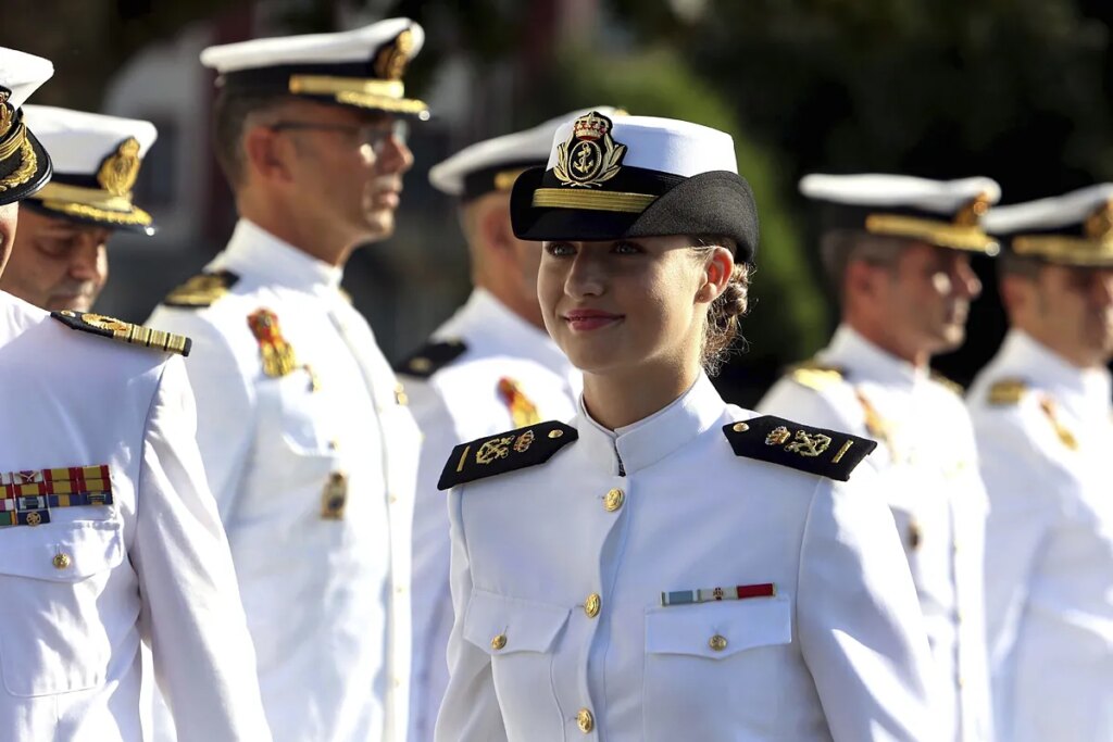 La Princesa Leonor encara "con gran ilusión" en la Escuela Naval de Marín  la segunda etapa de su formación castrense