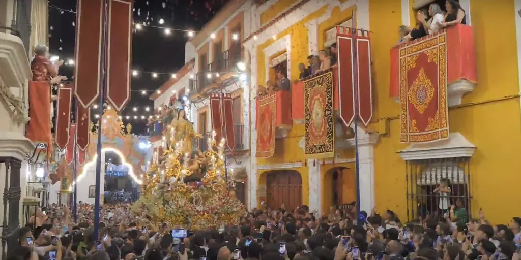 La Virgen sube al cielo en la provincia de Sevilla cada 15 de agosto