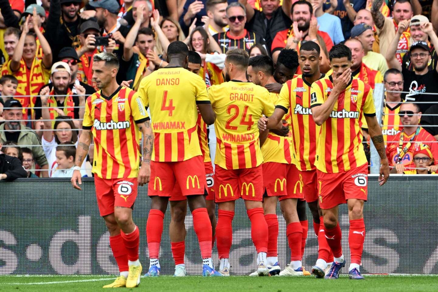 Le Racing club de Lens éliminé en barrage de la Ligue Conférence par le Panathinaïkos