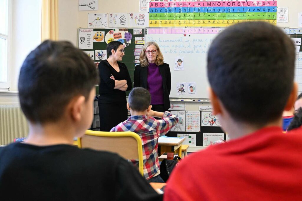 Les enseignants et chefs d’établissement entre lassitude et exaspération : « Je passe mon temps à faire et à défaire, au gré des changements ministériels »