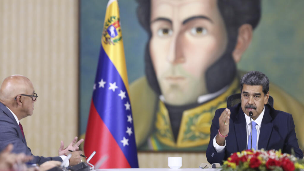 Les violences post-électorales font 25 morts au Venezuela, Maduro exige une "main de fer"