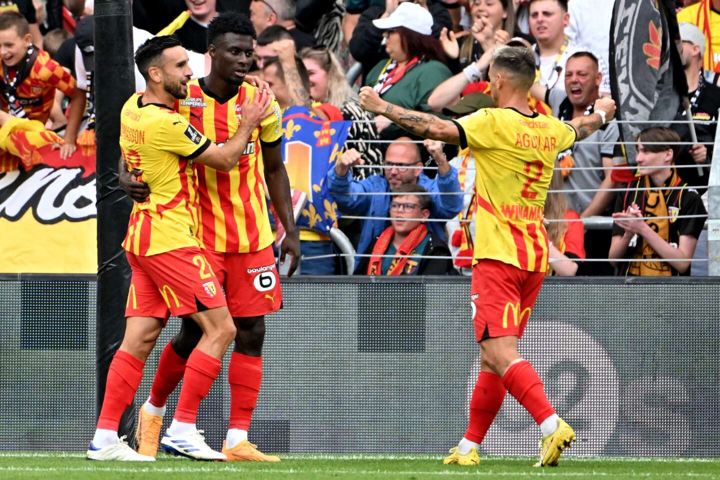 Ligue 1 : Lens tient le rythme du Paris Saint-Germain et continue de faire couler Brest