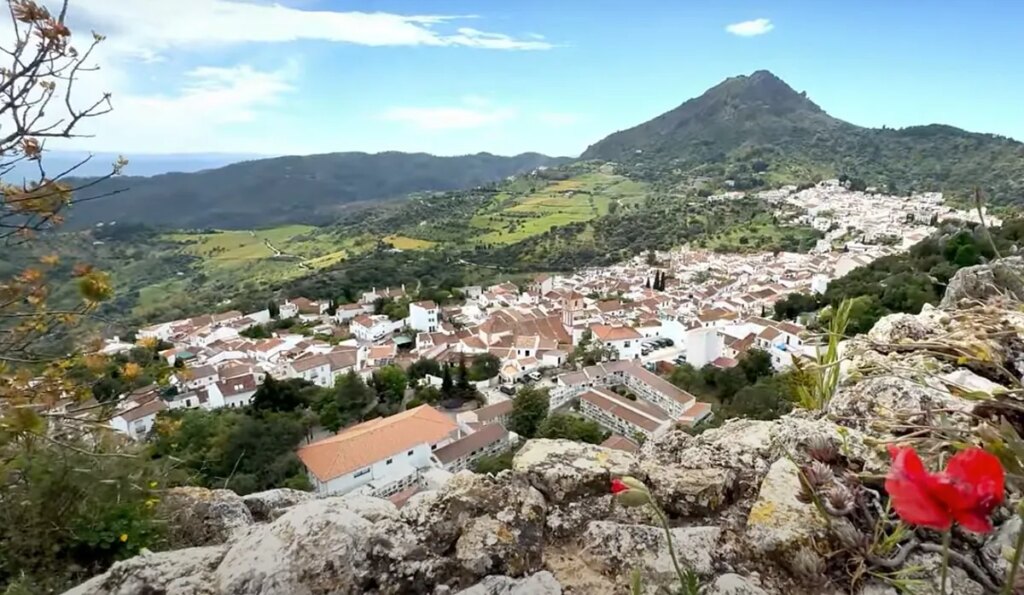 Los cuatro pueblos blancos más bonitos de Málaga para realizar una ruta y perderte en ellos