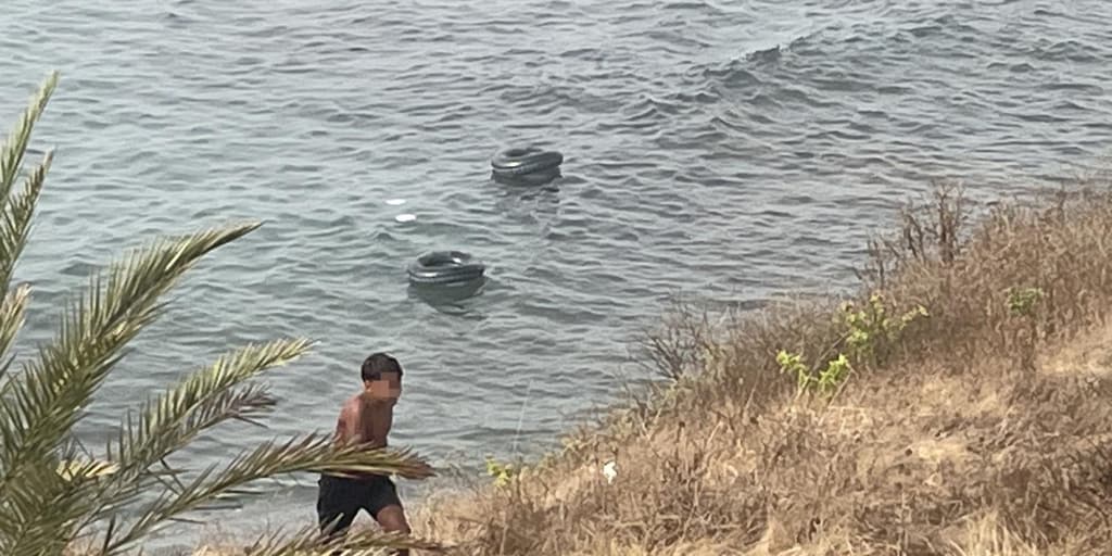 Más de una decena de menores llegan a Ceuta desde Marruecos con flotadores