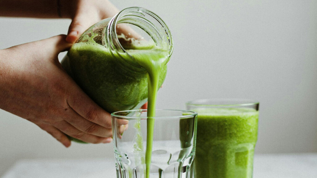 Mixer des fruits dans un smoothie affecte-t-il leurs nutriments?